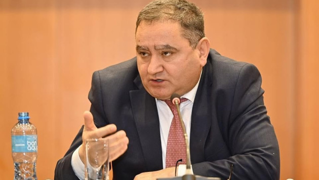 <p><b>Sabiq deputat Zahid Xəlili sərt tənqid etdi</b></p>